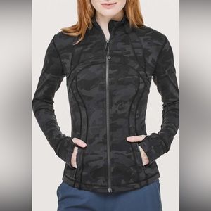 Lululemon DEFINE JACKET - Like New
Incognito Camo Multi Grey
Size: 8